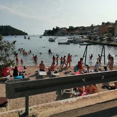 Vendégház Private Beach And